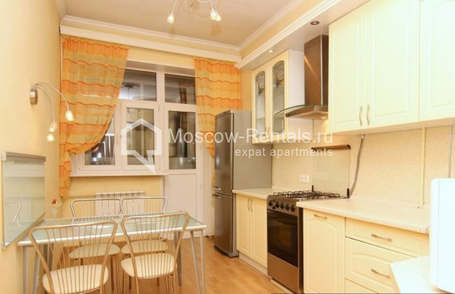 Photo #1 2-room (1 BR) apartment for <a href="http://moscow-rentals.ru/en/articles/long-term-rent" target="_blank">a long-term</a> rent
 in Russia, Moscow, Bolshoi Ovchinikovsky lane, 24С1
