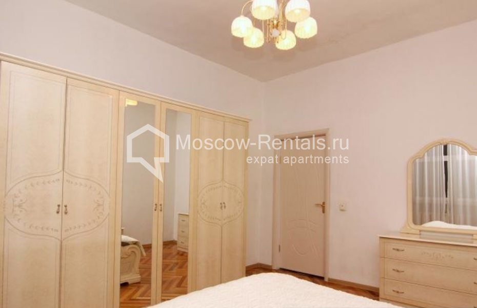 Photo #7 2-room (1 BR) apartment for <a href="http://moscow-rentals.ru/en/articles/long-term-rent" target="_blank">a long-term</a> rent
 in Russia, Moscow, Bolshoi Ovchinikovsky lane, 24С1