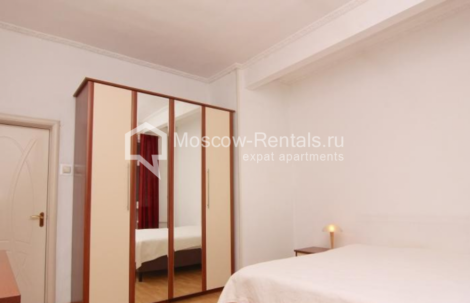 Photo #9 2-room (1 BR) apartment for <a href="http://moscow-rentals.ru/en/articles/long-term-rent" target="_blank">a long-term</a> rent
 in Russia, Moscow, Bolshoi Ovchinikovsky lane, 24С1