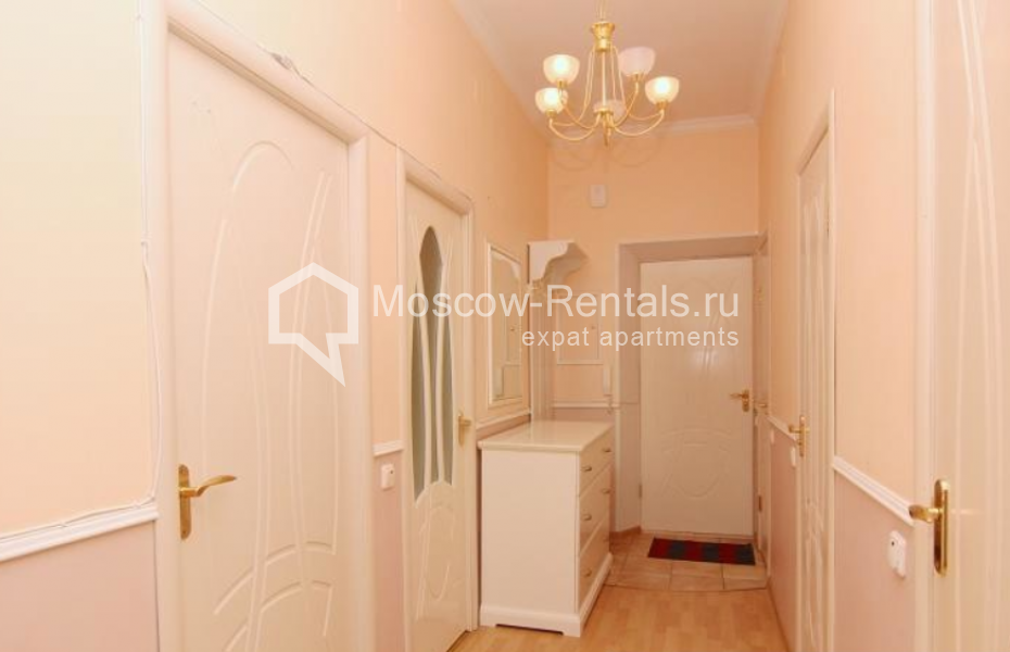 Photo #13 2-room (1 BR) apartment for <a href="http://moscow-rentals.ru/en/articles/long-term-rent" target="_blank">a long-term</a> rent
 in Russia, Moscow, Bolshoi Ovchinikovsky lane, 24С1