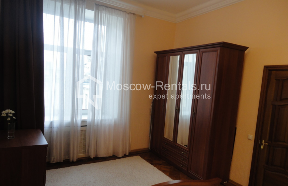 Photo #3 2-room (1 BR) apartment for <a href="http://moscow-rentals.ru/en/articles/long-term-rent" target="_blank">a long-term</a> rent
 in Russia, Moscow, Malaya Dmitrovka str, 23/15c1