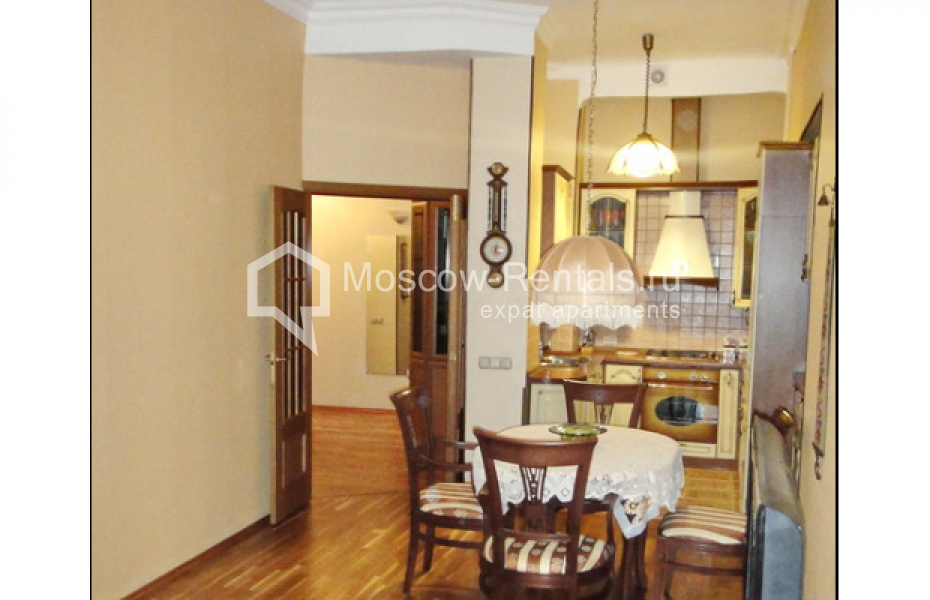 Photo #2 2-room (1 BR) apartment for <a href="http://moscow-rentals.ru/en/articles/long-term-rent" target="_blank">a long-term</a> rent
 in Russia, Moscow, Kamergergsky lane,  2