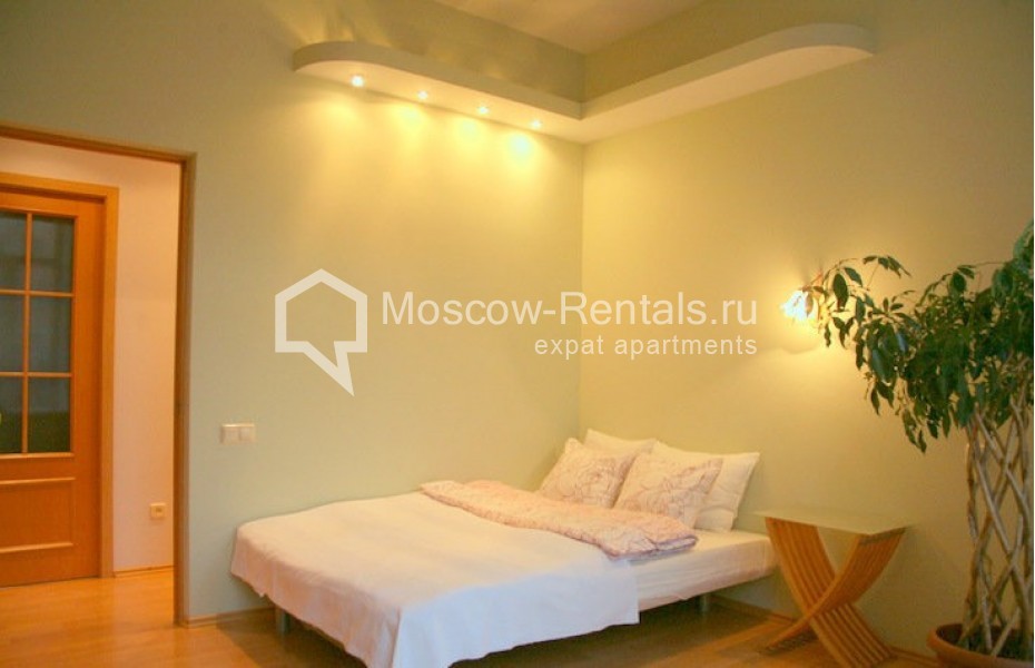 Photo #6 2-room (1 BR) apartment for <a href="http://moscow-rentals.ru/en/articles/long-term-rent" target="_blank">a long-term</a> rent
 in Russia, Moscow, 1st Kolobovsky lane, 10С1