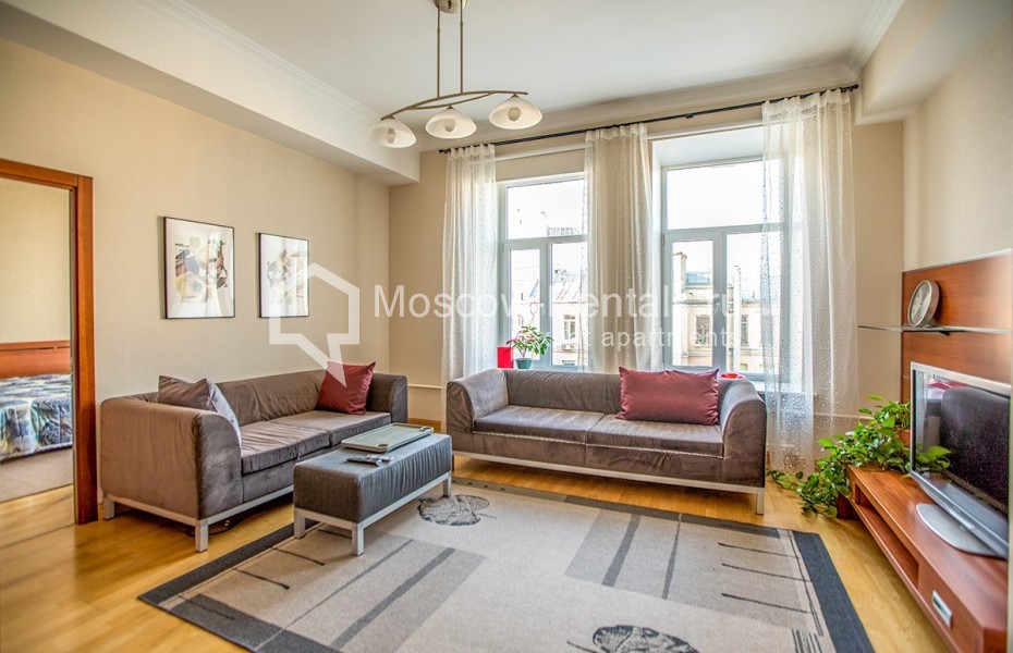 Photo #1 3-room (2 BR) apartment for <a href="http://moscow-rentals.ru/en/articles/long-term-rent" target="_blank">a long-term</a> rent
 in Russia, Moscow, 1st Kolobovsky lane, 10c1