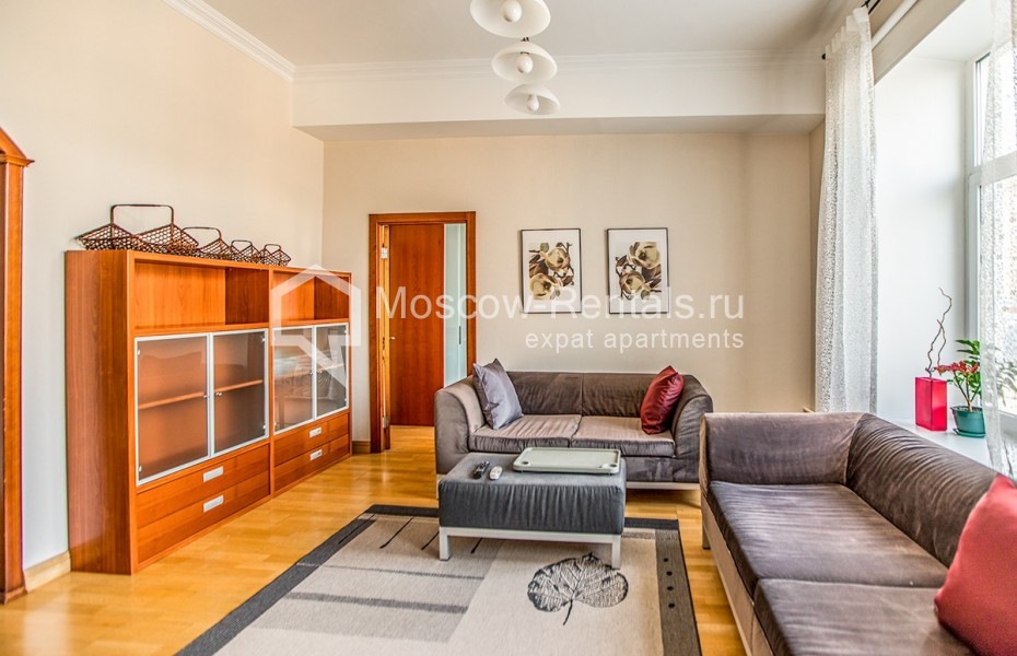 Photo #3 3-room (2 BR) apartment for <a href="http://moscow-rentals.ru/en/articles/long-term-rent" target="_blank">a long-term</a> rent
 in Russia, Moscow, 1st Kolobovsky lane, 10c1