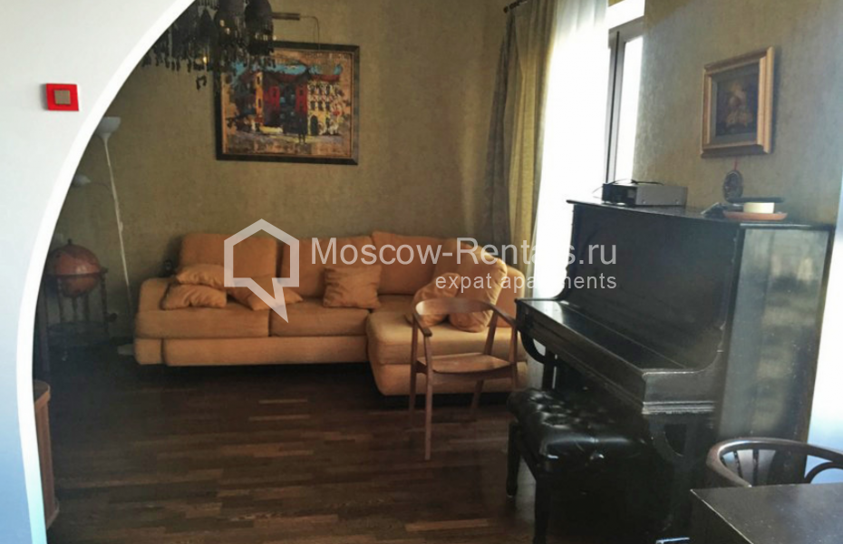Photo #3 3-room (2 BR) apartment for <a href="http://moscow-rentals.ru/en/articles/long-term-rent" target="_blank">a long-term</a> rent
 in Russia, Moscow, Smolenskaya str, 3