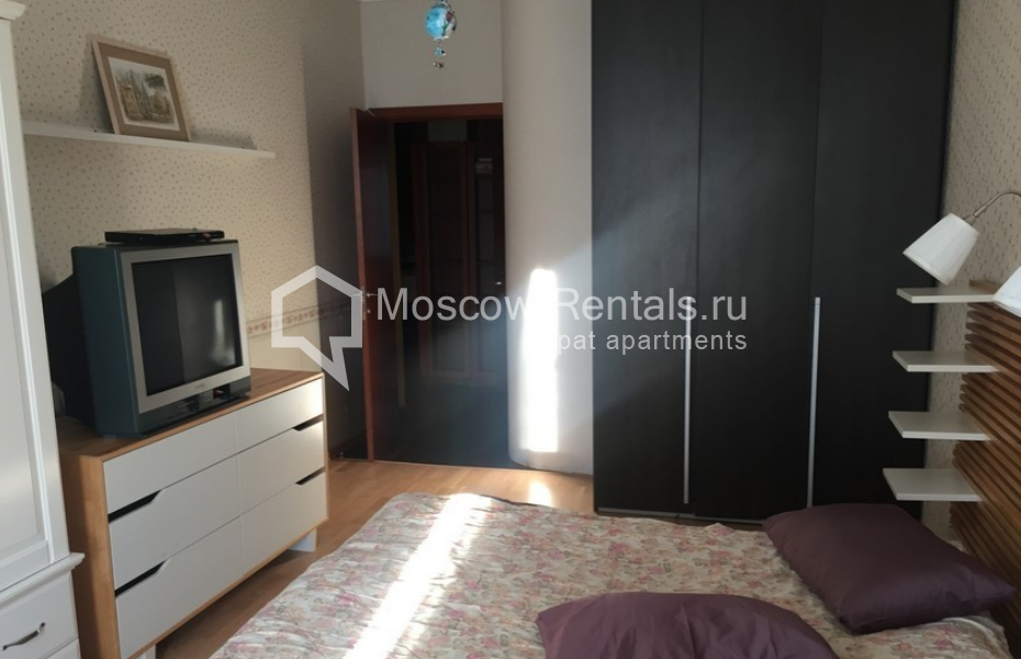 Photo #9 3-room (2 BR) apartment for <a href="http://moscow-rentals.ru/en/articles/long-term-rent" target="_blank">a long-term</a> rent
 in Russia, Moscow, Smolenskaya str, 3