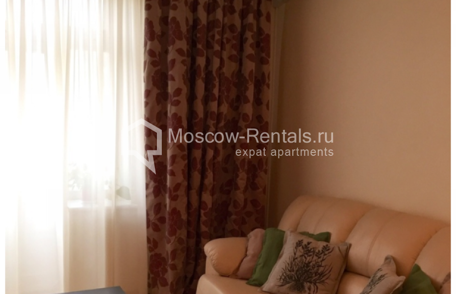 Photo #2 2-room (1 BR) apartment for <a href="http://moscow-rentals.ru/en/articles/long-term-rent" target="_blank">a long-term</a> rent
 in Russia, Moscow, Sadovnicheskaya str, 25