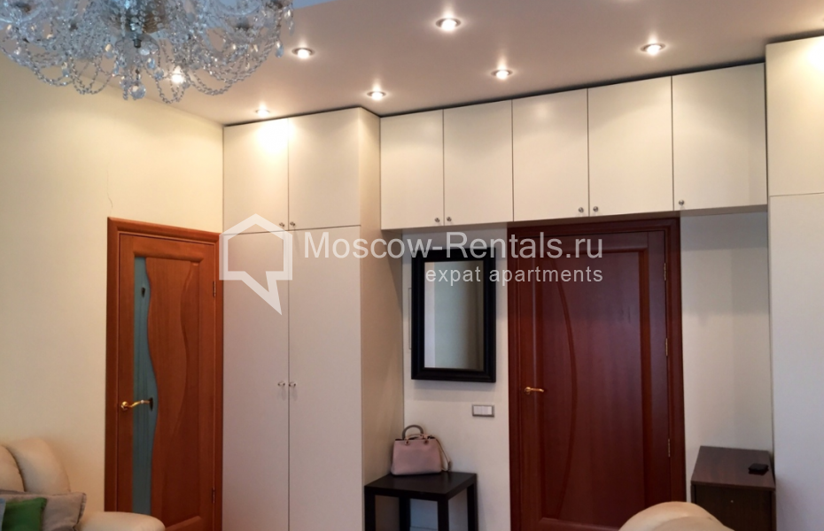 Photo #3 2-room (1 BR) apartment for <a href="http://moscow-rentals.ru/en/articles/long-term-rent" target="_blank">a long-term</a> rent
 in Russia, Moscow, Sadovnicheskaya str, 25