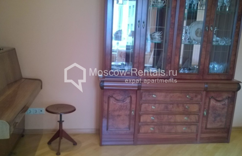 Photo #4 2-room (1 BR) apartment for <a href="http://moscow-rentals.ru/en/articles/long-term-rent" target="_blank">a long-term</a> rent
 in Russia, Moscow, Serafimovicha str, 2