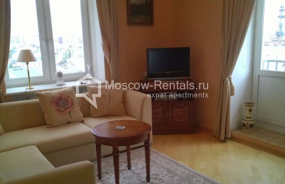 Photo #3 2-room (1 BR) apartment for <a href="http://moscow-rentals.ru/en/articles/long-term-rent" target="_blank">a long-term</a> rent
 in Russia, Moscow, Serafimovicha str, 2