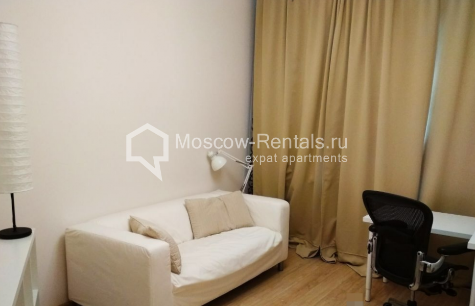 Photo #6 3-room (2 BR) apartment for <a href="http://moscow-rentals.ru/en/articles/long-term-rent" target="_blank">a long-term</a> rent
 in Russia, Moscow, Smolenskaya str, 10