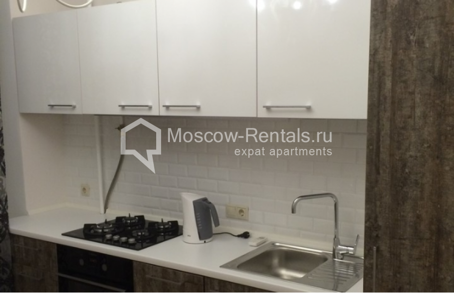 Photo #3 3-room (2 BR) apartment for <a href="http://moscow-rentals.ru/en/articles/long-term-rent" target="_blank">a long-term</a> rent
 in Russia, Moscow, Smolenskaya str, 10