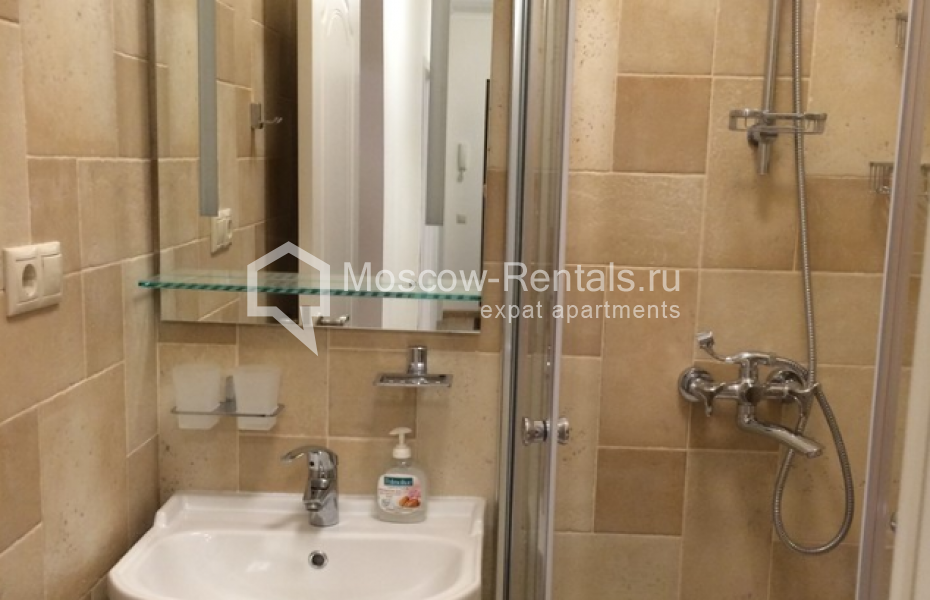 Photo #4 3-room (2 BR) apartment for <a href="http://moscow-rentals.ru/en/articles/long-term-rent" target="_blank">a long-term</a> rent
 in Russia, Moscow, Smolenskaya str, 10