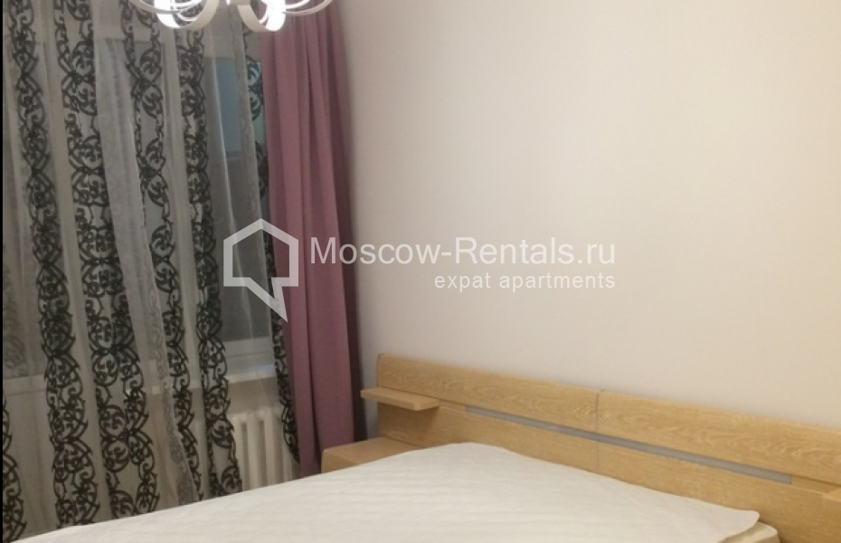 Photo #5 3-room (2 BR) apartment for <a href="http://moscow-rentals.ru/en/articles/long-term-rent" target="_blank">a long-term</a> rent
 in Russia, Moscow, Smolenskaya str, 10