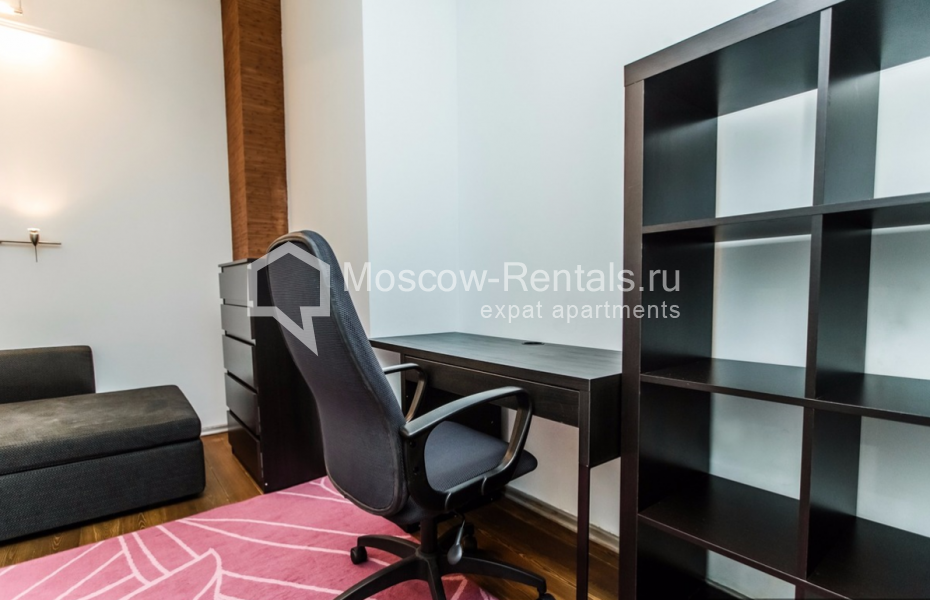 Photo #20 5-room (4 BR) apartment for <a href="http://moscow-rentals.ru/en/articles/long-term-rent" target="_blank">a long-term</a> rent
 in Russia, Moscow, 1st Smolensky lane, 17
