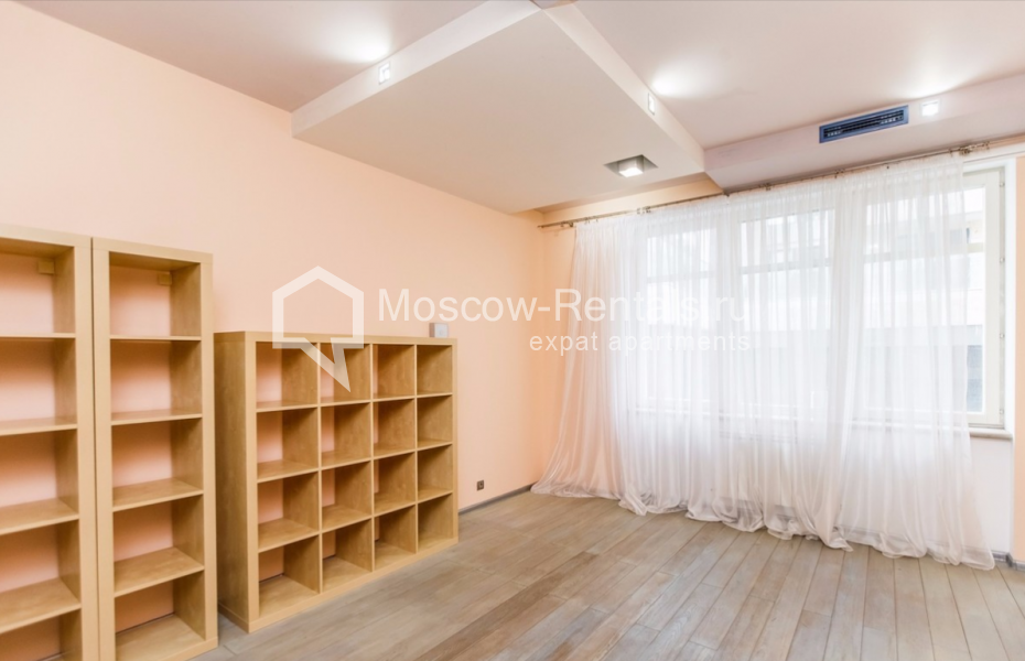 Photo #24 5-room (4 BR) apartment for <a href="http://moscow-rentals.ru/en/articles/long-term-rent" target="_blank">a long-term</a> rent
 in Russia, Moscow, 1st Smolensky lane, 17