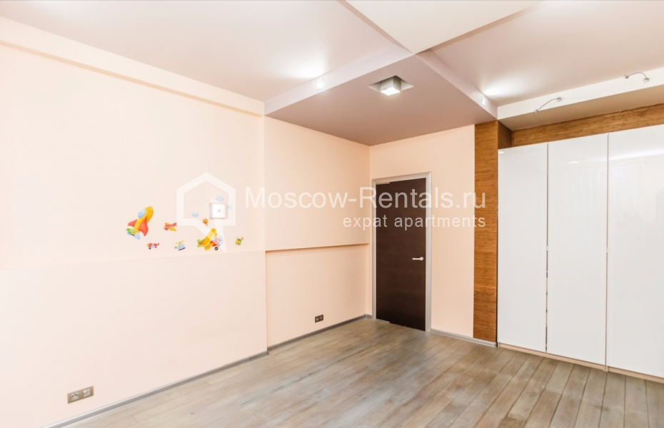 Photo #25 5-room (4 BR) apartment for <a href="http://moscow-rentals.ru/en/articles/long-term-rent" target="_blank">a long-term</a> rent
 in Russia, Moscow, 1st Smolensky lane, 17