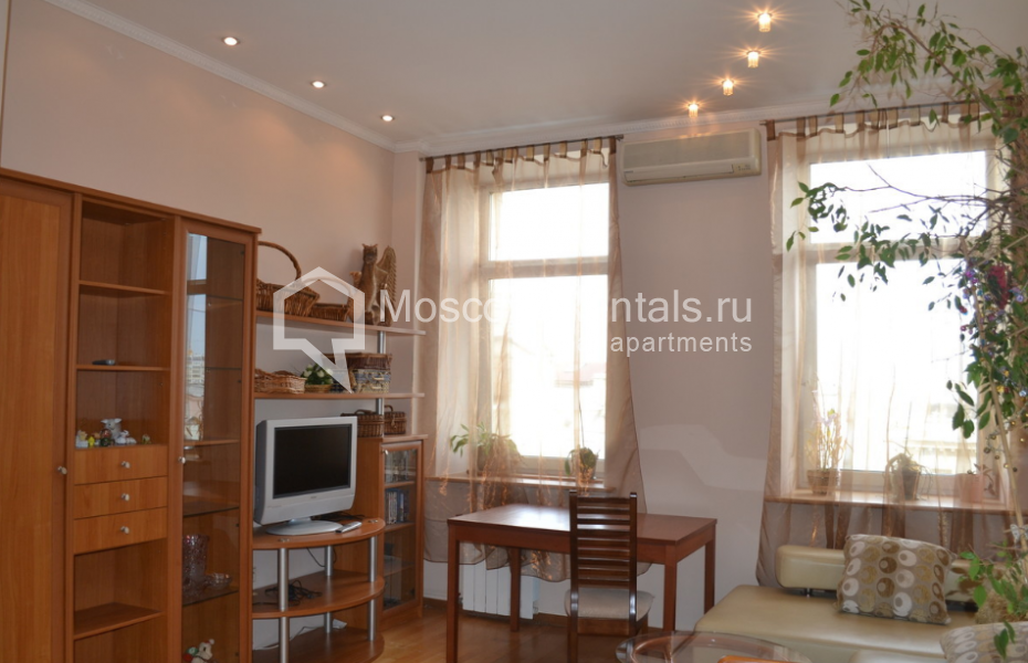 Photo #3 3-room (2 BR) apartment for <a href="http://moscow-rentals.ru/en/articles/long-term-rent" target="_blank">a long-term</a> rent
 in Russia, Moscow, Arbat str 51С1