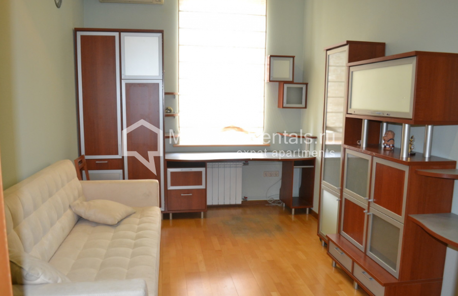 Photo #9 3-room (2 BR) apartment for <a href="http://moscow-rentals.ru/en/articles/long-term-rent" target="_blank">a long-term</a> rent
 in Russia, Moscow, Arbat str 51С1