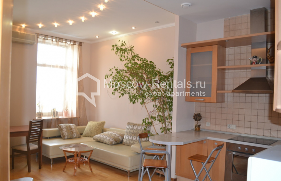 Photo #1 3-room (2 BR) apartment for <a href="http://moscow-rentals.ru/en/articles/long-term-rent" target="_blank">a long-term</a> rent
 in Russia, Moscow, Arbat str 51С1