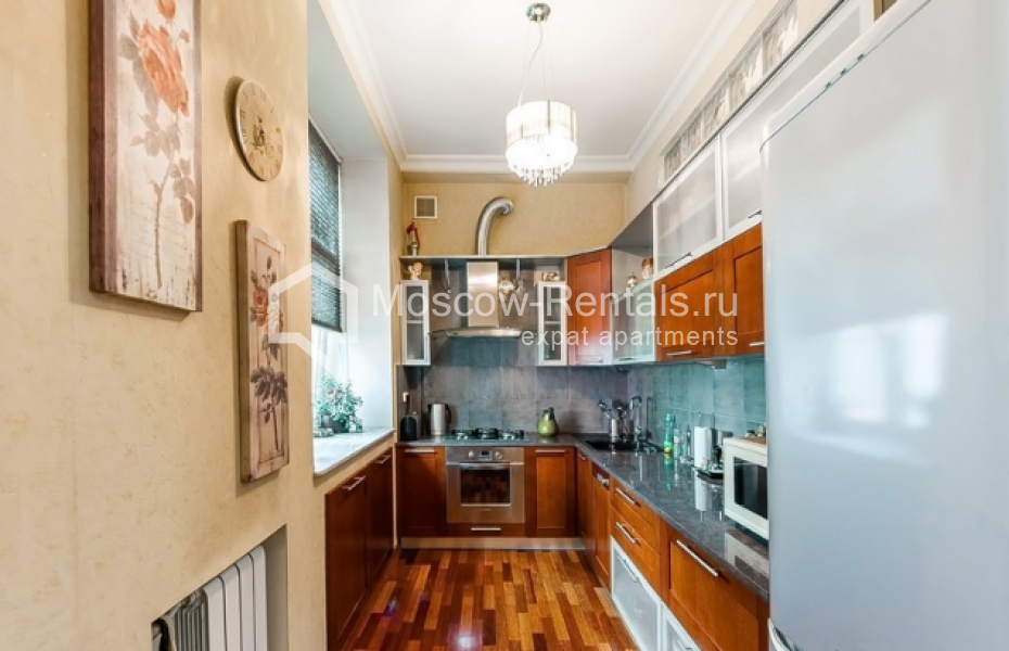 Photo #8 3-room (2 BR) apartment for <a href="http://moscow-rentals.ru/en/articles/long-term-rent" target="_blank">a long-term</a> rent
 in Russia, Moscow, Strastnoy blv., 13А