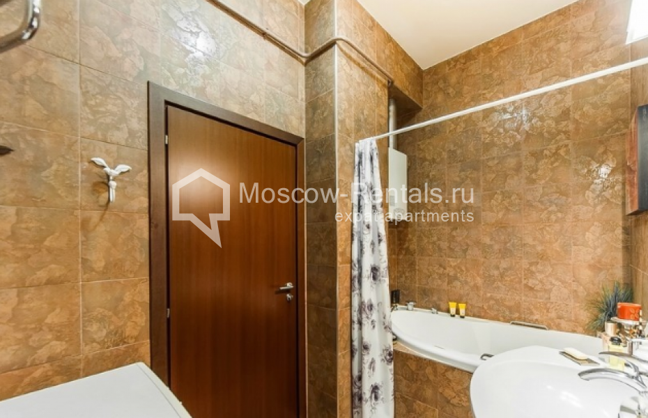Photo #11 3-room (2 BR) apartment for <a href="http://moscow-rentals.ru/en/articles/long-term-rent" target="_blank">a long-term</a> rent
 in Russia, Moscow, Strastnoy blv., 13А