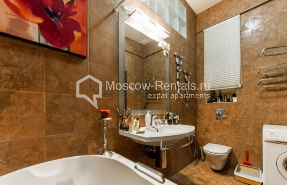 Photo #13 3-room (2 BR) apartment for <a href="http://moscow-rentals.ru/en/articles/long-term-rent" target="_blank">a long-term</a> rent
 in Russia, Moscow, Strastnoy blv., 13А
