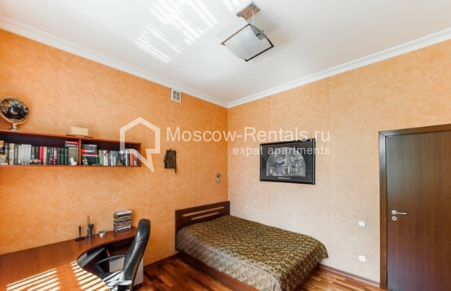 Photo #20 3-room (2 BR) apartment for <a href="http://moscow-rentals.ru/en/articles/long-term-rent" target="_blank">a long-term</a> rent
 in Russia, Moscow, Strastnoy blv., 13А