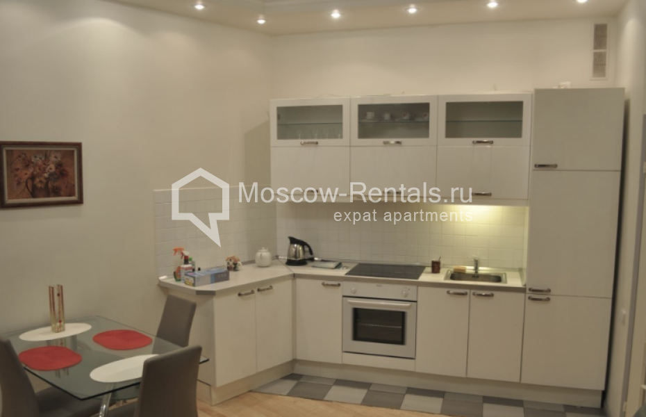 Photo #6 2-room (1 BR) apartment for <a href="http://moscow-rentals.ru/en/articles/long-term-rent" target="_blank">a long-term</a> rent
 in Russia, Moscow, 1st Smolensky lane., 22/10