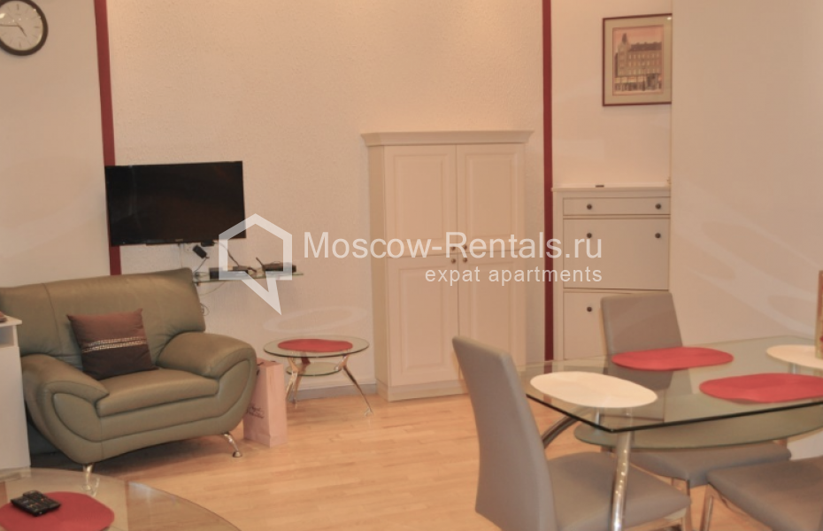 Photo #3 2-room (1 BR) apartment for <a href="http://moscow-rentals.ru/en/articles/long-term-rent" target="_blank">a long-term</a> rent
 in Russia, Moscow, 1st Smolensky lane., 22/10