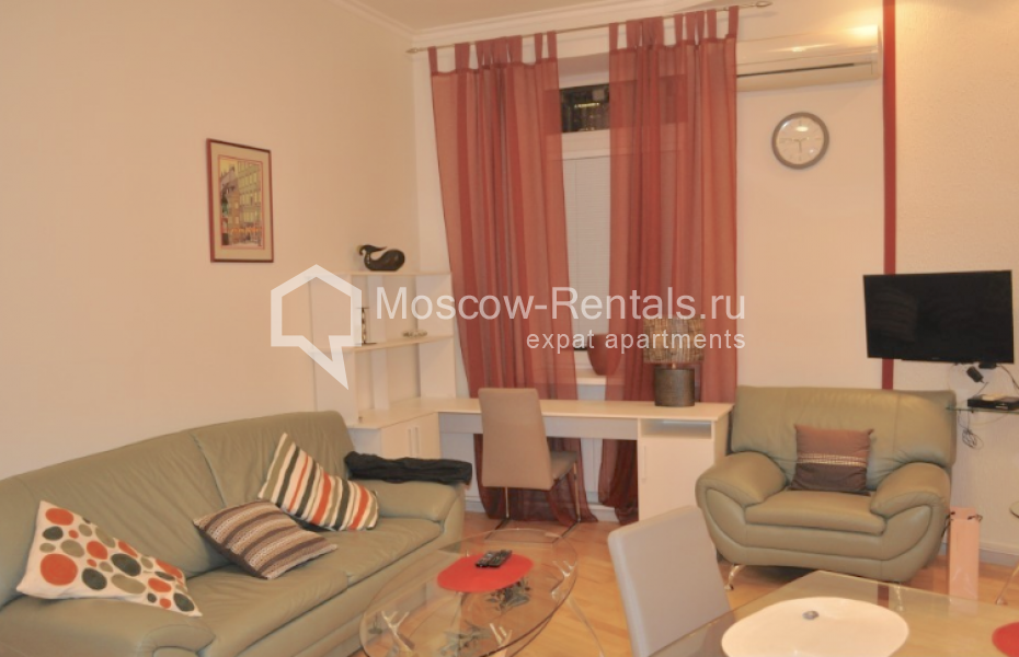 Photo #1 2-room (1 BR) apartment for <a href="http://moscow-rentals.ru/en/articles/long-term-rent" target="_blank">a long-term</a> rent
 in Russia, Moscow, 1st Smolensky lane., 22/10