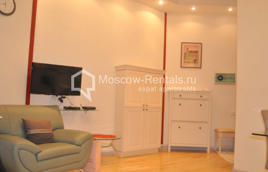 Photo #5 2-room (1 BR) apartment for <a href="http://moscow-rentals.ru/en/articles/long-term-rent" target="_blank">a long-term</a> rent
 in Russia, Moscow, 1st Smolensky lane., 22/10