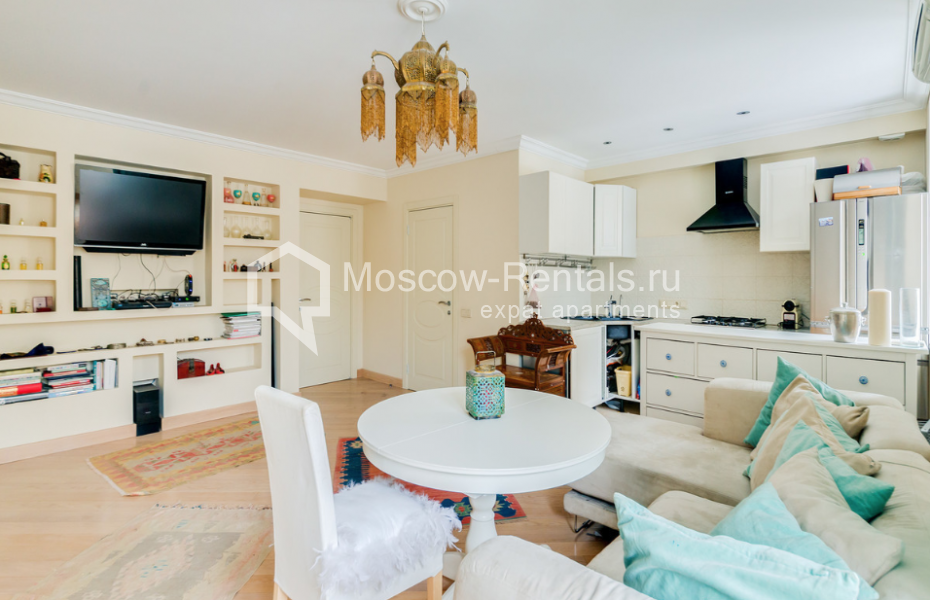Photo #2 3-room (2 BR) apartment for <a href="http://moscow-rentals.ru/en/articles/long-term-rent" target="_blank">a long-term</a> rent
 in Russia, Moscow, Bolshaya Gruzinskaya str., 58
