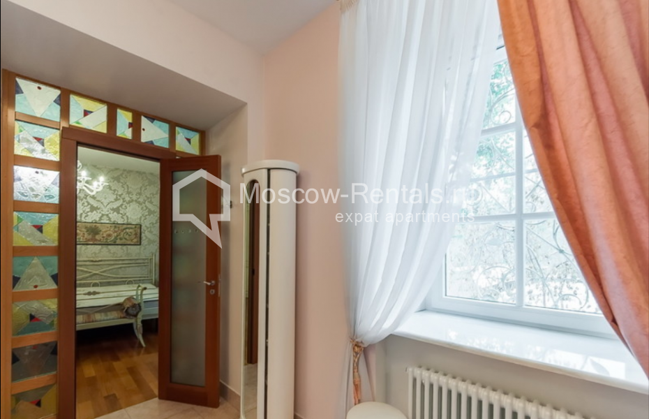 Photo #5 4-room (3 BR) apartment for <a href="http://moscow-rentals.ru/en/articles/long-term-rent" target="_blank">a long-term</a> rent
 in Russia, Moscow, Spiridonovka str, 16С2