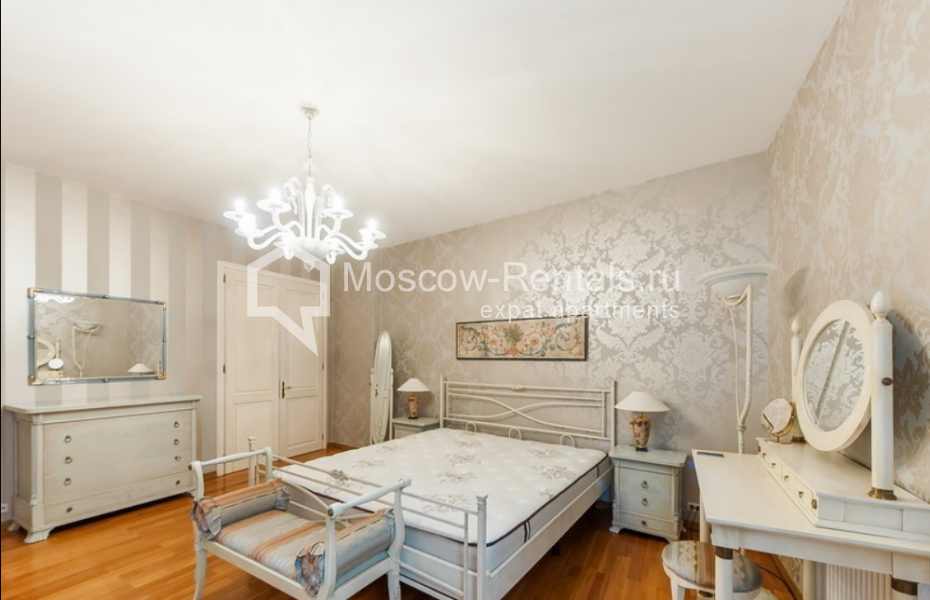 Photo #7 4-room (3 BR) apartment for <a href="http://moscow-rentals.ru/en/articles/long-term-rent" target="_blank">a long-term</a> rent
 in Russia, Moscow, Spiridonovka str, 16С2