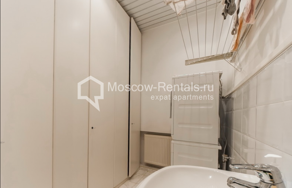 Photo #10 4-room (3 BR) apartment for <a href="http://moscow-rentals.ru/en/articles/long-term-rent" target="_blank">a long-term</a> rent
 in Russia, Moscow, Spiridonovka str, 16С2