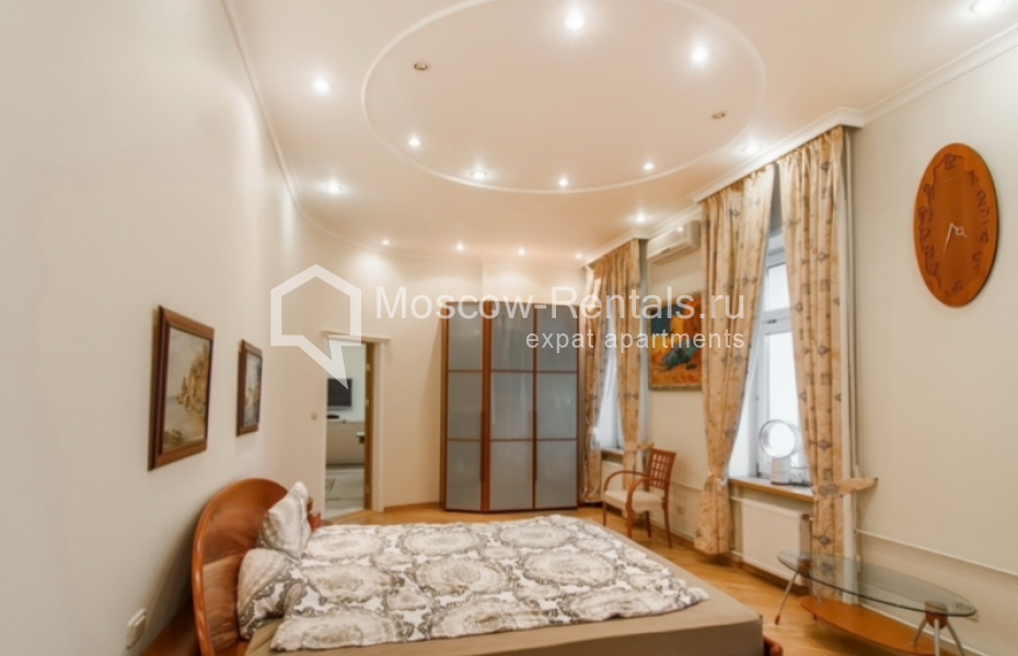 Photo #1 3-room (2 BR) apartment for <a href="http://moscow-rentals.ru/en/articles/long-term-rent" target="_blank">a long-term</a> rent
 in Russia, Moscow, Petrovsky lane 1 / 30 С 1