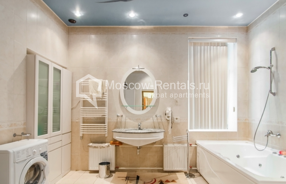 Photo #2 3-room (2 BR) apartment for <a href="http://moscow-rentals.ru/en/articles/long-term-rent" target="_blank">a long-term</a> rent
 in Russia, Moscow, Petrovsky lane 1 / 30 С 1
