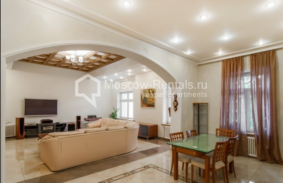 Photo #3 3-room (2 BR) apartment for <a href="http://moscow-rentals.ru/en/articles/long-term-rent" target="_blank">a long-term</a> rent
 in Russia, Moscow, Petrovsky lane 1 / 30 С 1