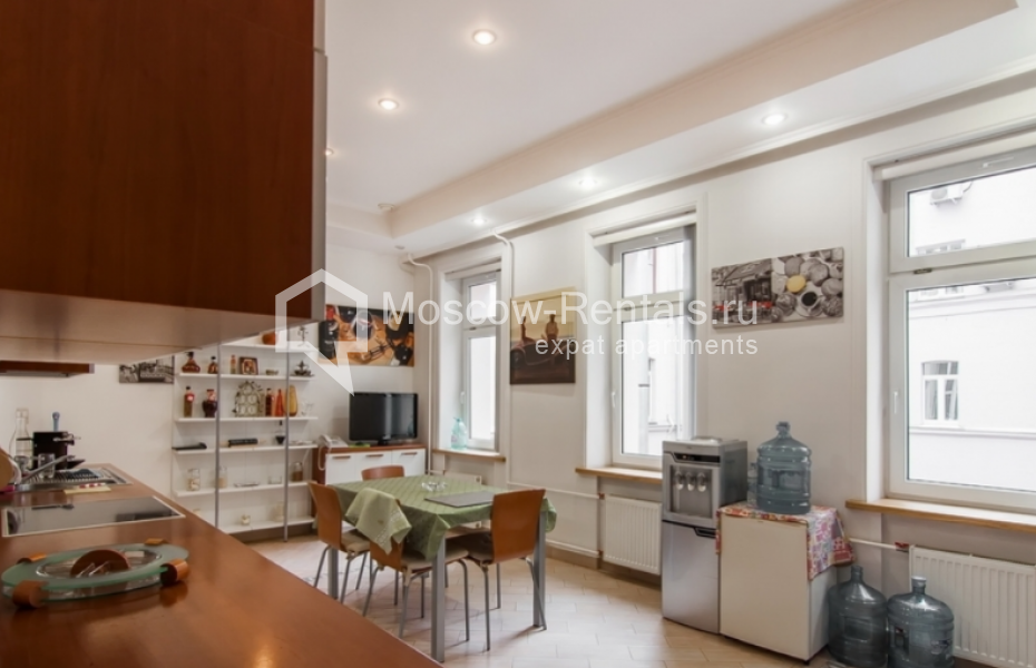 Photo #10 3-room (2 BR) apartment for <a href="http://moscow-rentals.ru/en/articles/long-term-rent" target="_blank">a long-term</a> rent
 in Russia, Moscow, Petrovsky lane 1 / 30 С 1