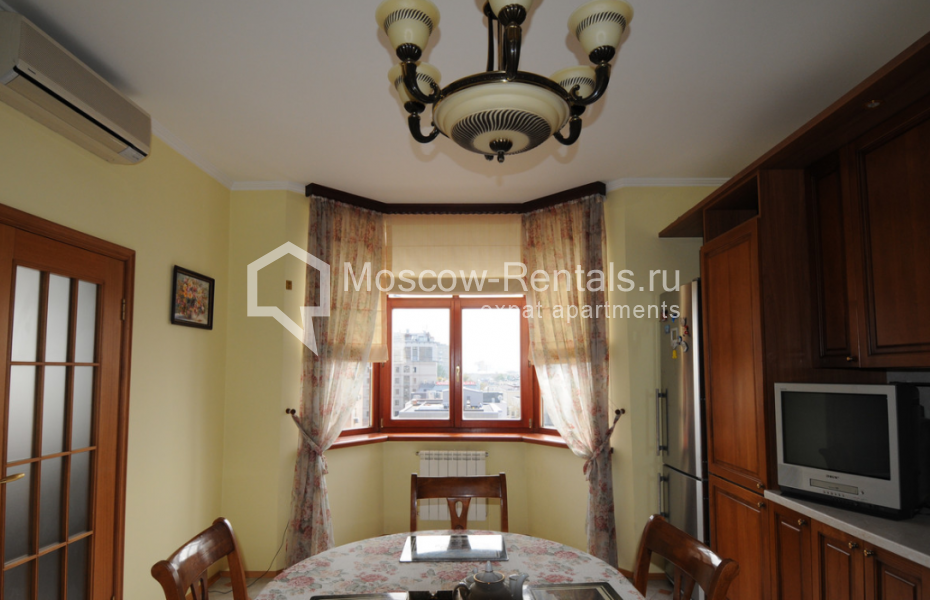 Photo #1 3-room (2 BR) apartment for <a href="http://moscow-rentals.ru/en/articles/long-term-rent" target="_blank">a long-term</a> rent
 in Russia, Moscow, Valovaya str, 20
