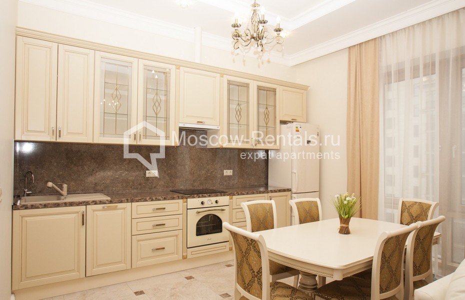 Photo #3 3-room (2 BR) apartment for <a href="http://moscow-rentals.ru/en/articles/long-term-rent" target="_blank">a long-term</a> rent
 in Russia, Moscow, Trubetskaya str,  12