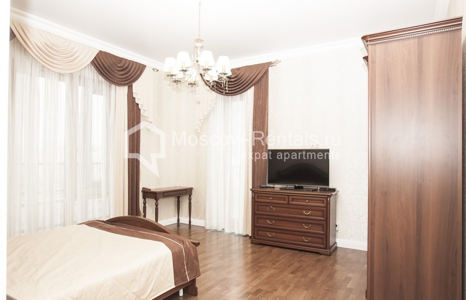 Photo #8 3-room (2 BR) apartment for <a href="http://moscow-rentals.ru/en/articles/long-term-rent" target="_blank">a long-term</a> rent
 in Russia, Moscow, Trubetskaya str,  12