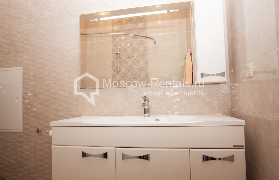 Photo #18 3-room (2 BR) apartment for <a href="http://moscow-rentals.ru/en/articles/long-term-rent" target="_blank">a long-term</a> rent
 in Russia, Moscow, Trubetskaya str,  12