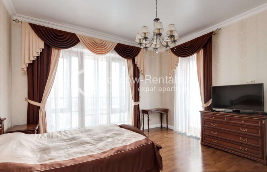 Photo #12 3-room (2 BR) apartment for <a href="http://moscow-rentals.ru/en/articles/long-term-rent" target="_blank">a long-term</a> rent
 in Russia, Moscow, Trubetskaya str,  12