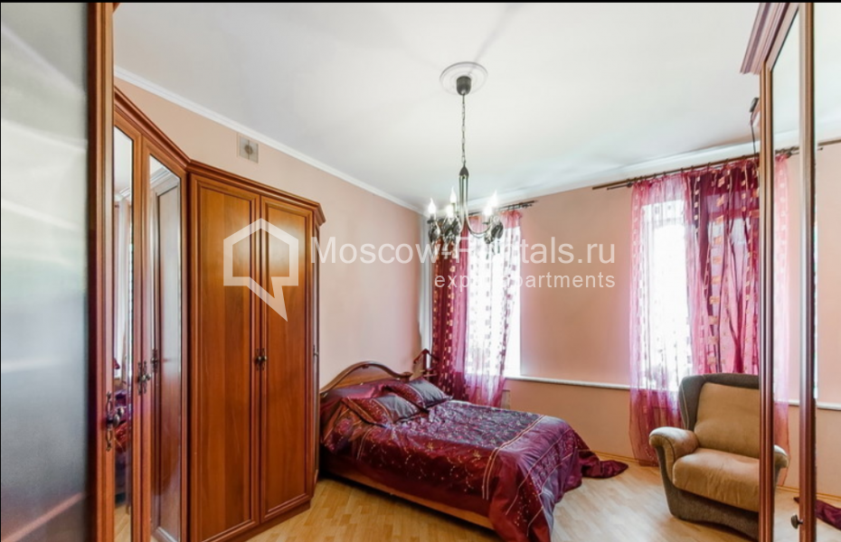 Photo #3 4-room (3 BR) apartment for <a href="http://moscow-rentals.ru/en/articles/long-term-rent" target="_blank">a long-term</a> rent
 in Russia, Moscow, Big Kozikhinsky lane, 8