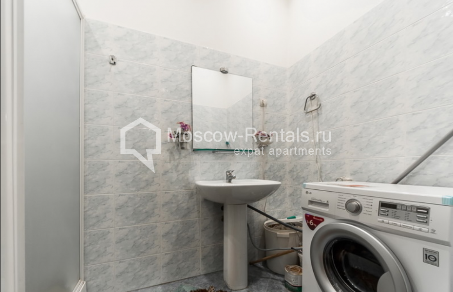 Photo #6 4-room (3 BR) apartment for <a href="http://moscow-rentals.ru/en/articles/long-term-rent" target="_blank">a long-term</a> rent
 in Russia, Moscow, Big Kozikhinsky lane, 8