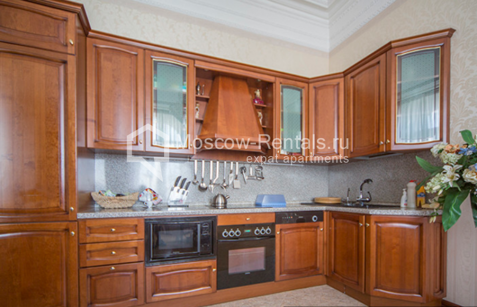 Photo #14 4-room (3 BR) apartment for <a href="http://moscow-rentals.ru/en/articles/long-term-rent" target="_blank">a long-term</a> rent
 in Russia, Moscow, Sadovaya-Triumphalnaya str  4/10