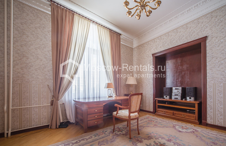 Photo #9 4-room (3 BR) apartment for <a href="http://moscow-rentals.ru/en/articles/long-term-rent" target="_blank">a long-term</a> rent
 in Russia, Moscow, Sadovaya-Triumphalnaya str  4/10